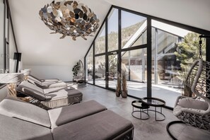 Badstue, dampbad, massasje med varme steiner og massasje