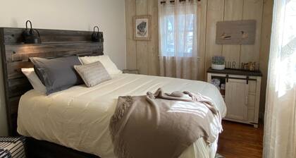 Pelican Place ❤️ WALK EVERYWHERE!
Your home away from home...