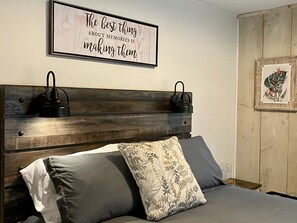 2 habitaciones, escritorio, tabla de planchar con plancha y wifi gratis 