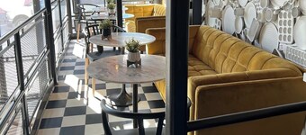 Pelican Place ❤️ WALK EVERYWHERE! 
Your home away from home...