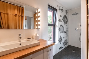 Hair dryer, towels