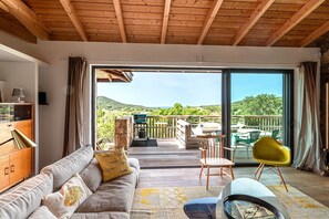 Tv, pejs, stereoanlæg