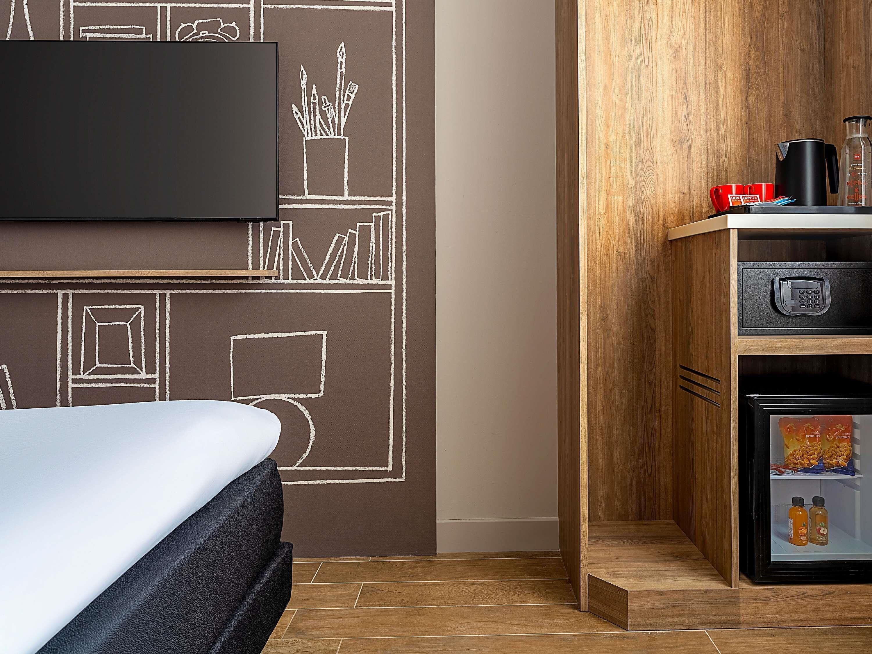 In-room safe, desk, laptop workspace, blackout curtains