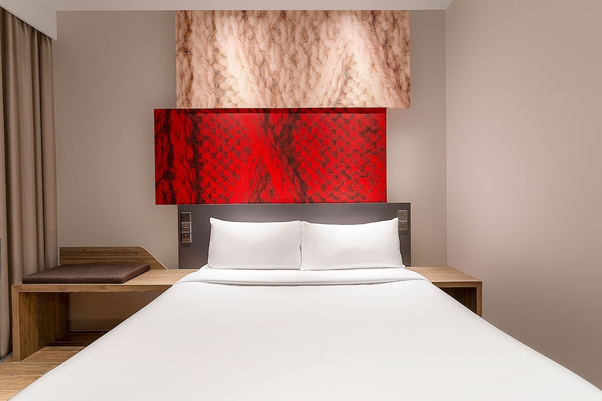 In-room safe, desk, laptop workspace, blackout drapes