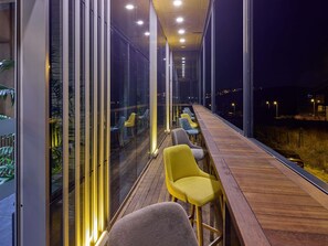 Lobby lounge, garden views, open daily - Ibis Istanbul Airport (Arnavutköy)