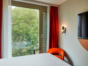 Unclassified image, 3 of 66, button - TRIBE Baden-Baden (Baden-Baden)