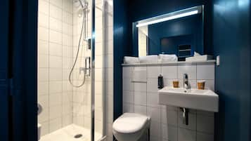 Family Suite, 2 Double Beds, Connecting Rooms | Bathroom | Shower, hair dryer, towels, soap