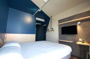 Standard Room, 1 Double Bed | Desk, laptop workspace, blackout drapes, soundproofing - Ibis Budget Loudéac Vélodrome (Ouverture Juillet 2023) (Loudeac)