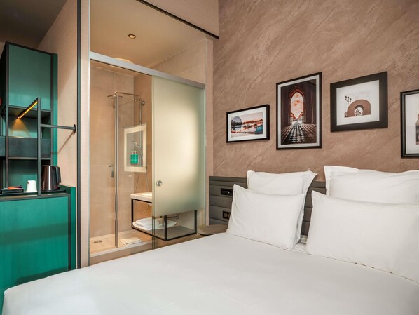 Classic Room, 1 Double Bed | Minibar, in-room safe, desk, blackout curtains - Novotel Orléans Centre Gare (Orléans)