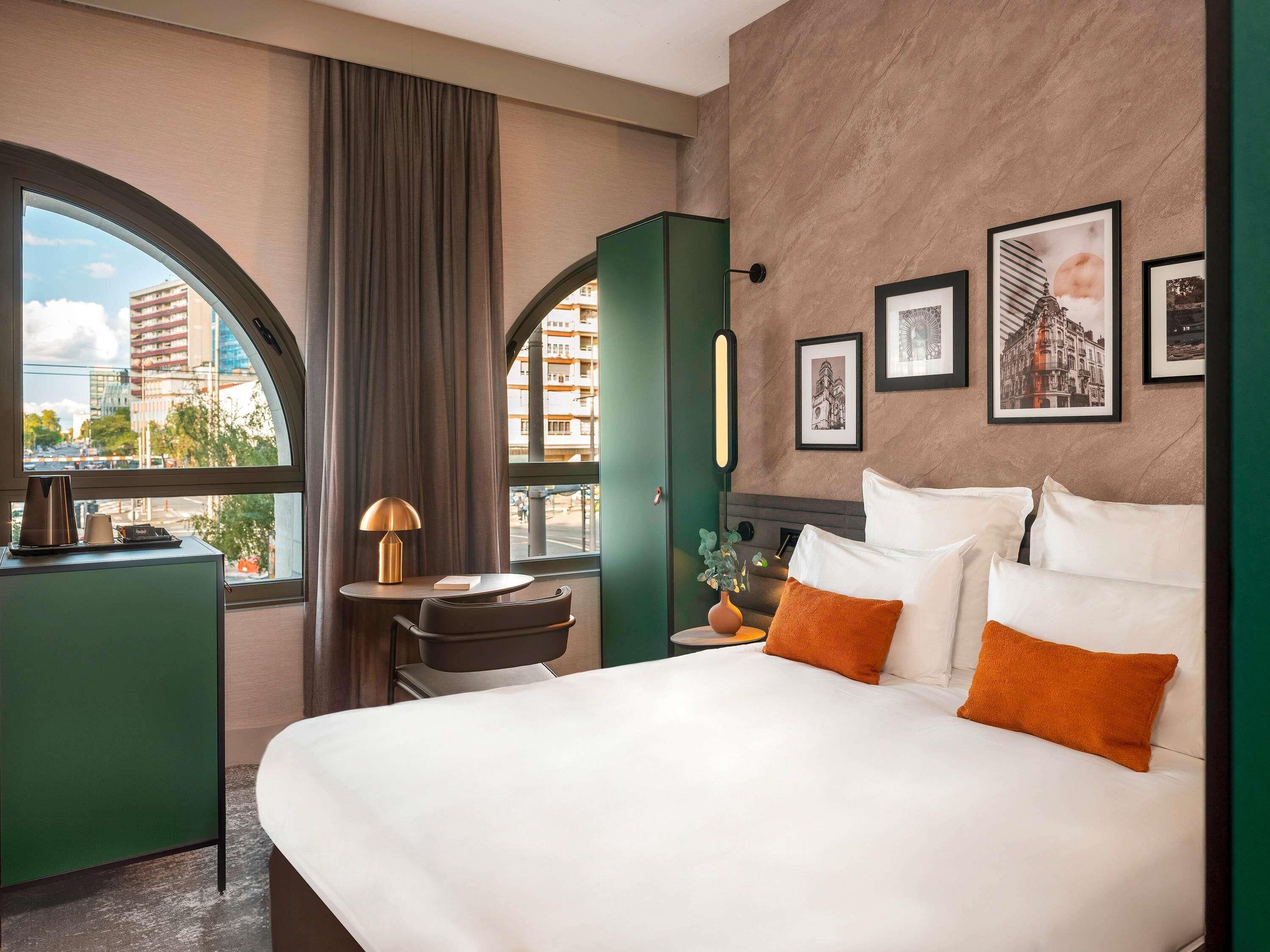 Rom – superior, 1 dobbeltseng | Minibar, safe på rommet, skrivebord og blendingsgardiner