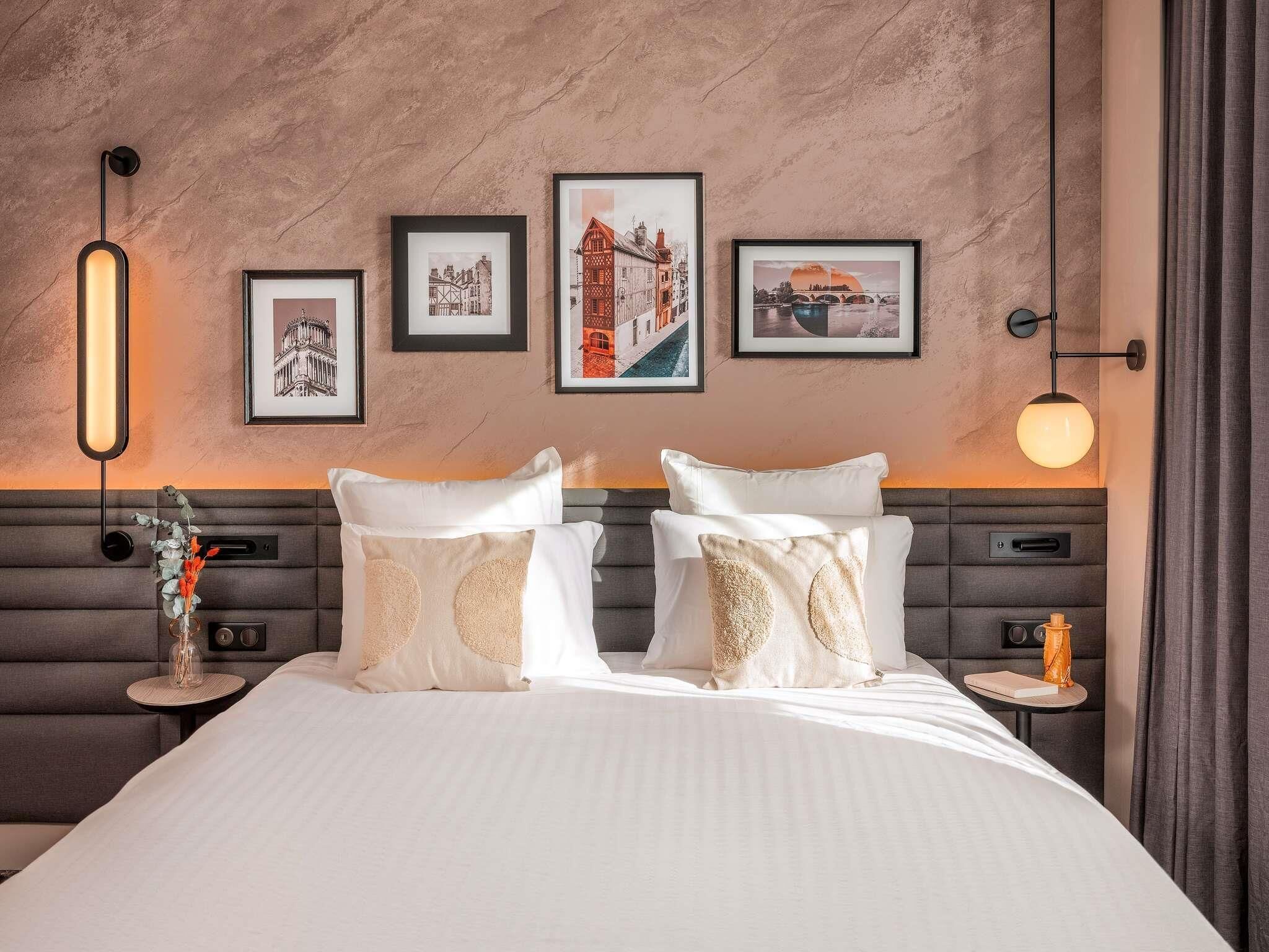 Superior Room, 1 Double Bed | Minibar, in-room safe, desk, blackout curtains