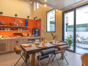 Standaard kamer, 2 eenpersoonsbedden | Gratis wifi, beddengoed