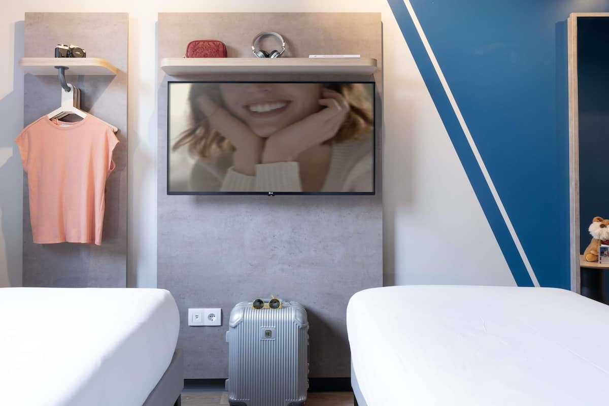 Rom – standard, 2 enkeltsenger | Wi-fi (inkludert) og sengetøy