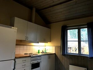 Køleskab, mikrobølgeovn, ovn, kogeplade