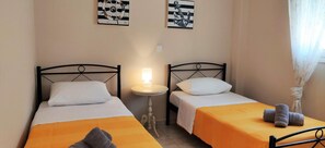 1 bedroom, iron/ironing board, travel cot, free WiFi