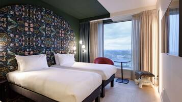 Quarto standard, 2 camas de solteiro | Cofres nos quartos, quartos à prova de som, Wi-Fi de cortesia