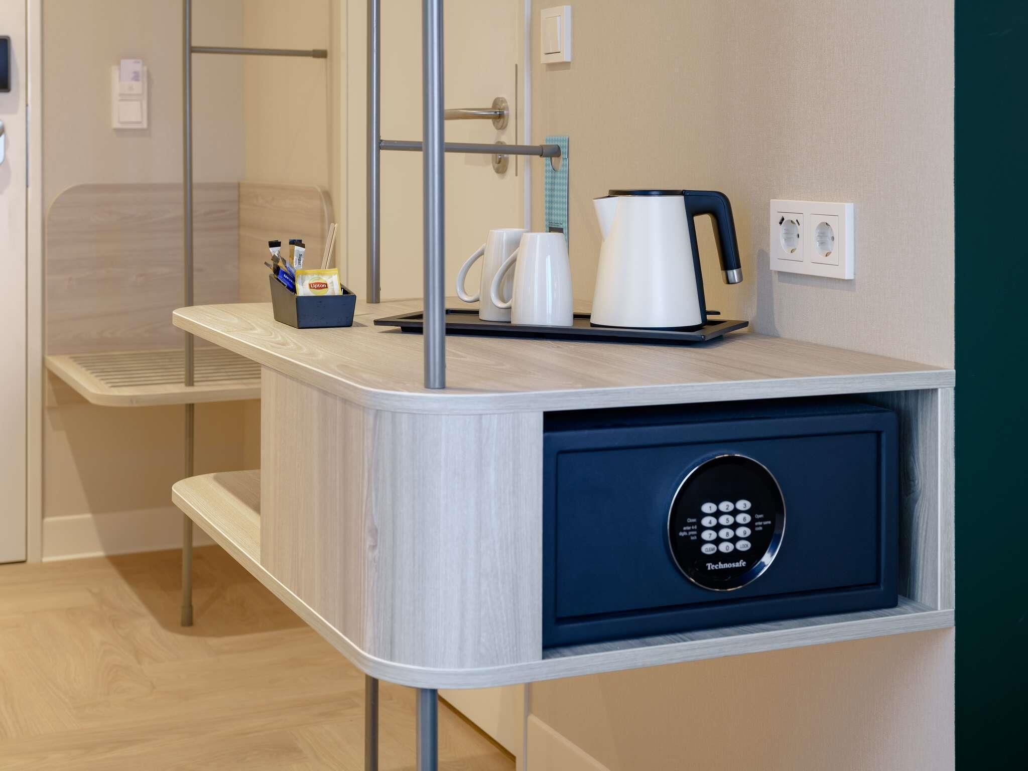 Caja de seguridad en la habitación y sistema de insonorización 
