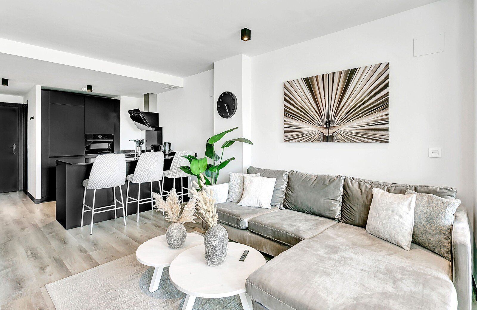 Apartment 4 person Loft penthouse | Living area | Flat-screen TV
