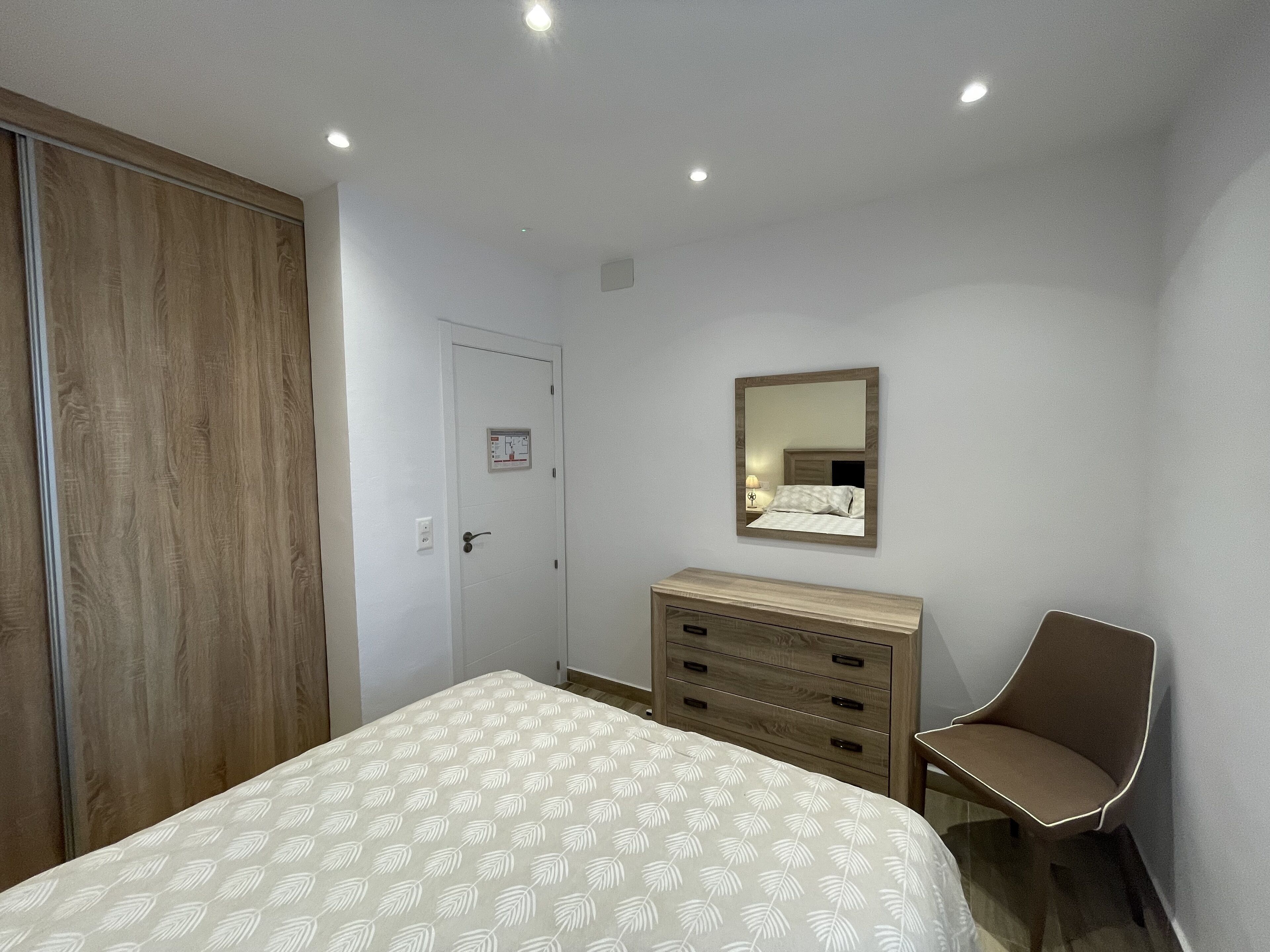 2 間睡房、熨斗/熨衫板、Wi-Fi、床單