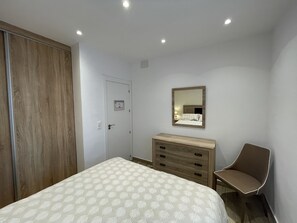 2 間睡房、熨斗/熨衫板、Wi-Fi、床單