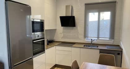 A 4 min del Puente romano y 14 de la Zona Monumental. Ideal familia y parejas