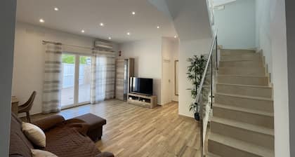 A 4 min del Puente Romano y 14 de la Zona Monumental. Ideal Familia y Parejas