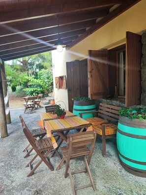 Outdoor dining