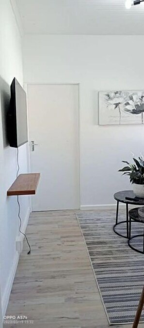 Interior - Home Away From Home Tiny Cottage
 (Cape Town)