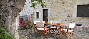 Anna's Garden,Stone house for 10,Charouda,Mani