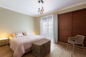 2 slaapkamers, een strijkplank/strijkijzer, wifi, beddengoed