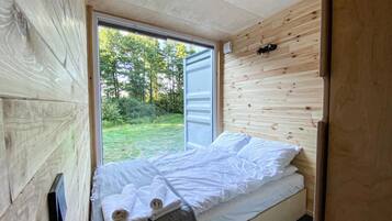 HolzhĂŒtte | Allergikerbettwaren, Zimmersafe, Schreibtisch