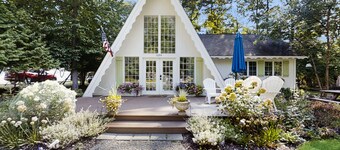 Dog-friendly A-frame home near beaches & downtown with firepit, deck, badminton