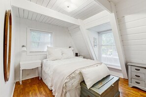 2 bedrooms, iron/ironing board, Internet, bed sheets