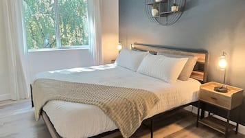 4 habitaciones, tabla de planchar con plancha, wifi y ropa de cama