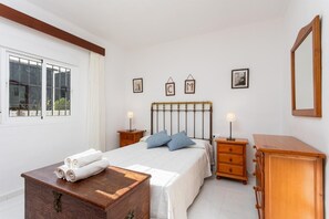 3 Schlafzimmer, Bügeleisen/Bügelbrett, Reisekinderbett, WLAN