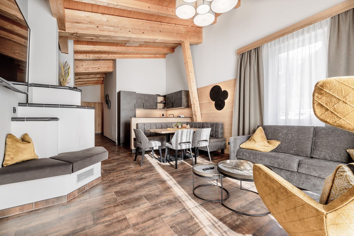 Grand Apartment | Living area | 110-cm Smart TV with cable channels