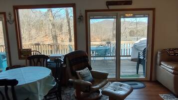 TV connectée, lecteur de DVD, vidéothèque, chaîne hi-fi