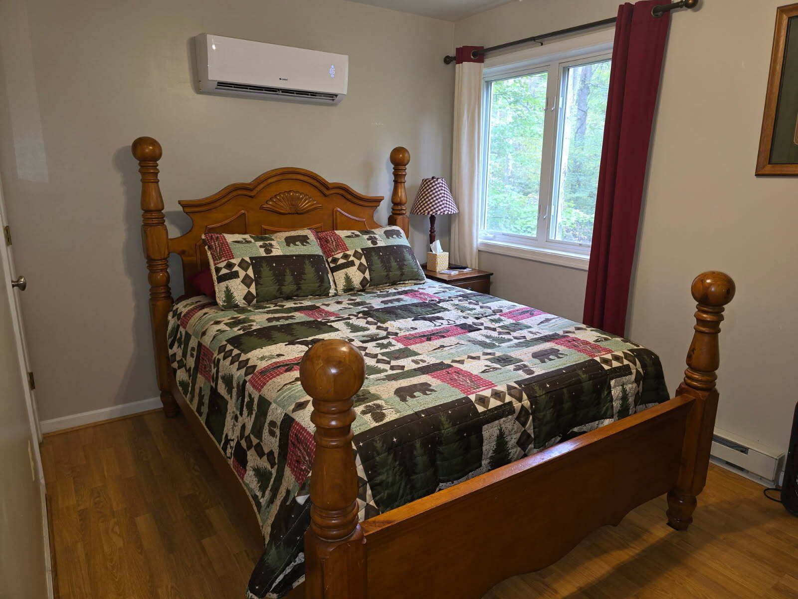 2 bedrooms, iron/ironing board, travel crib, free WiFi