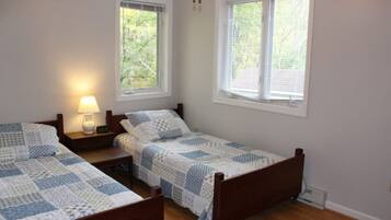 2 bedrooms, iron/ironing board, travel crib, free WiFi