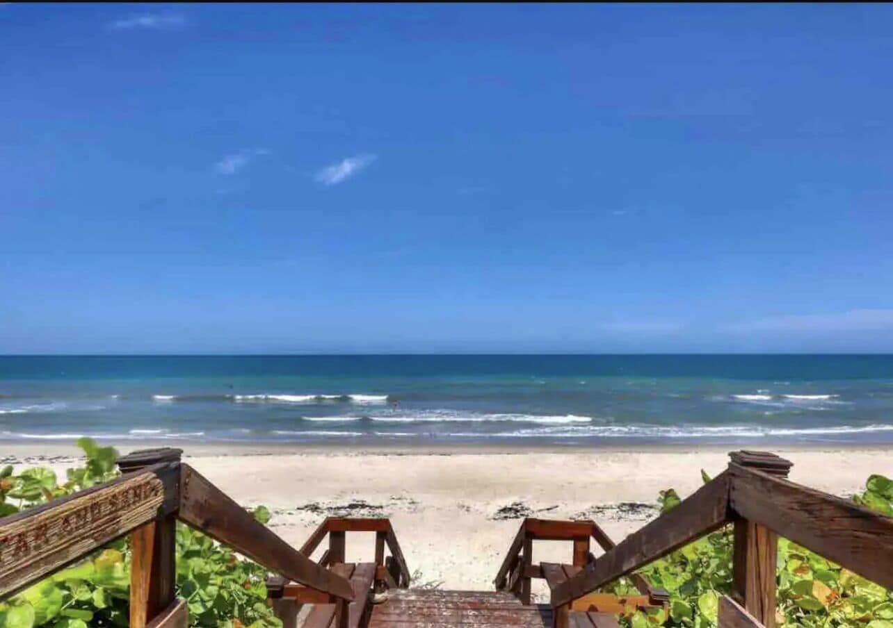 Oceanfront Condo - 2Bedroom/2bath, pool & direct beach access