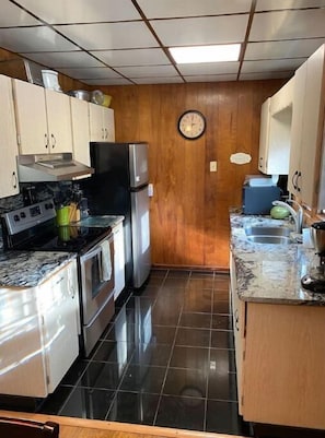 Fridge, microwave, oven, stovetop - Cozy 3-bed lakefront home with deck & fireplace (Scio)