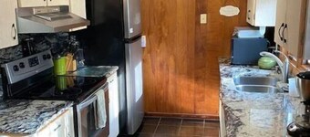 Cozy 3-bed lakefront home with deck & fireplace