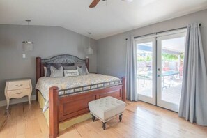 4 bedrooms, iron/ironing board, WiFi, bed sheets