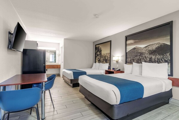 标准房, 2 张大床, 无烟房 | 高档床上用品、加厚床垫、办公桌、笔记本电脑工作区