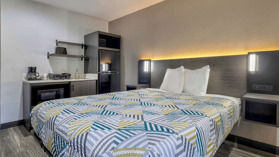 Studio 6 Little Rock, AR - South