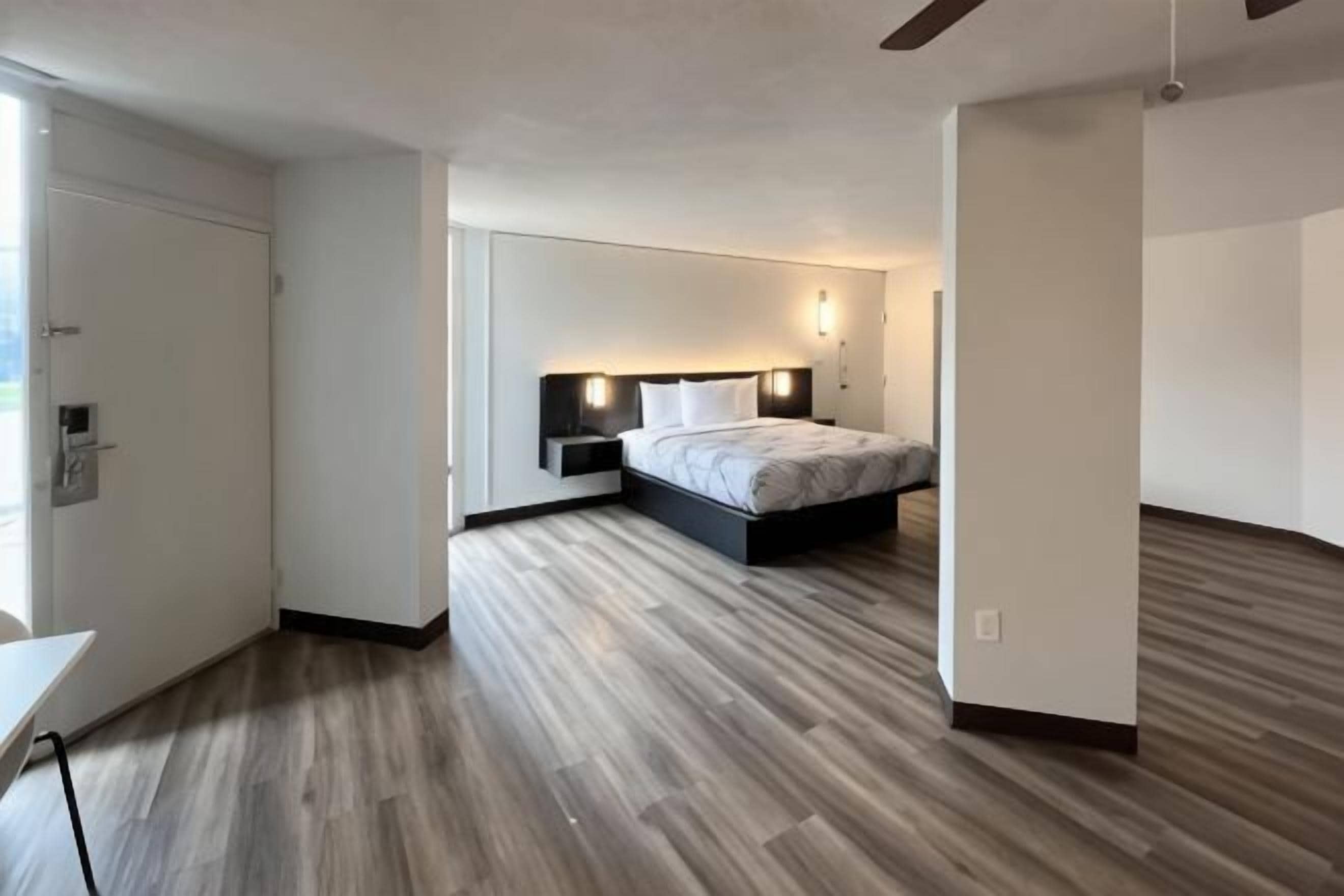 Mørklægningsgardiner, lydisolering, strygejern/strygebræt, gratis Wi-Fi