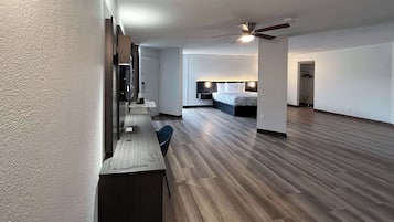 Blackout drapes, soundproofing, iron/ironing board, free WiFi