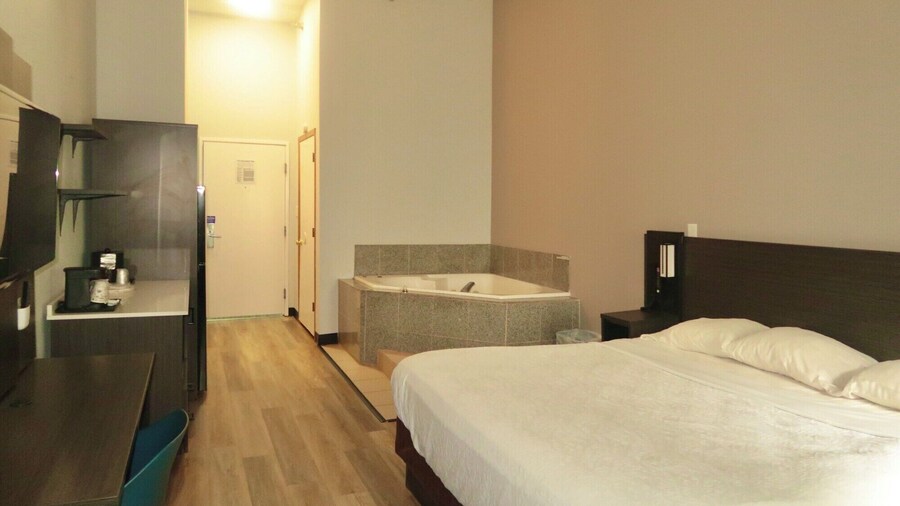 Studio 6 Elkhart, IN- Kitchenette Rooms