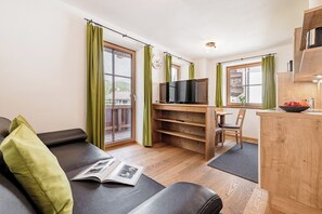 Family Apartment, Balcony, Mountain View | Living area | TV - MYALPS Mühlhof (Oetz)