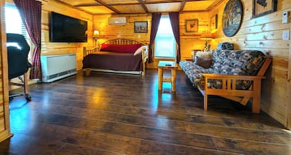 Yellowstone Treasure Guesthouses on the River